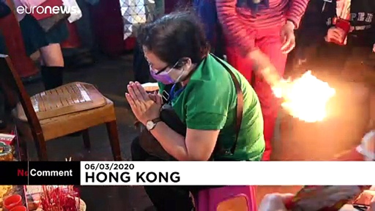 Hong Konglular, eski geleneklerini sevmedikleri siyasiler için kullanıyor