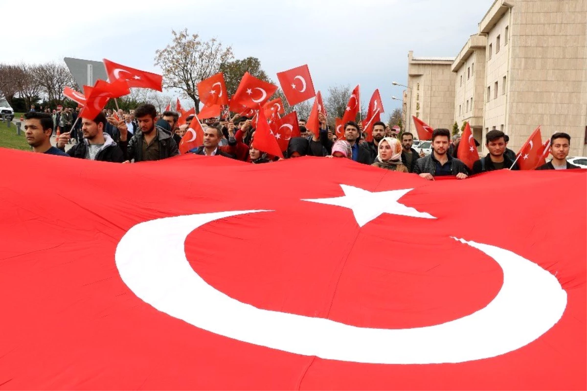 Kahramanmaraş\'ta Mehmetçiğe destek yürüyüşü