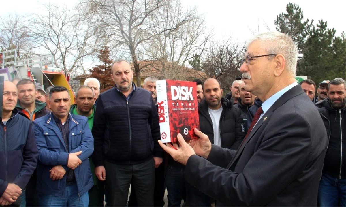 Kani Beko işçi kütüphanesinin konuğu oldu