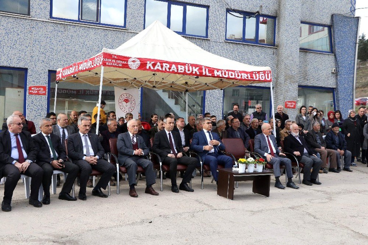 Karabük\'te çiftçilere 6 bin 500 meyve fidanı dağıtılmaya başlandı