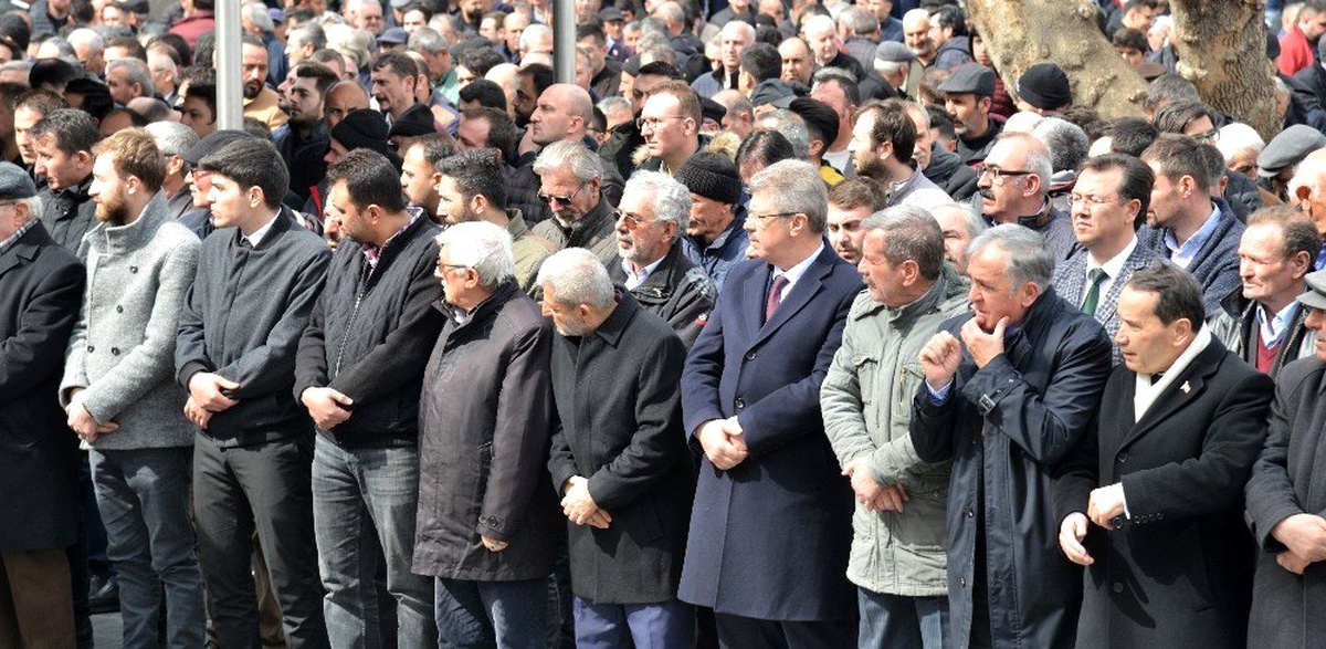Kayseri Şeker İdlib Şehitleri anısına lokma tatlısı dağıttı