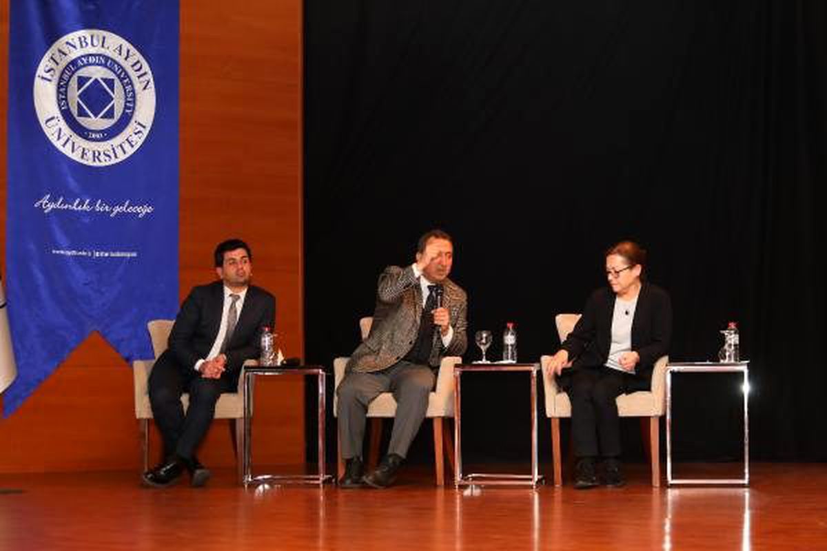 "Komplo teorileri virüsten daha bulaşıcı"
