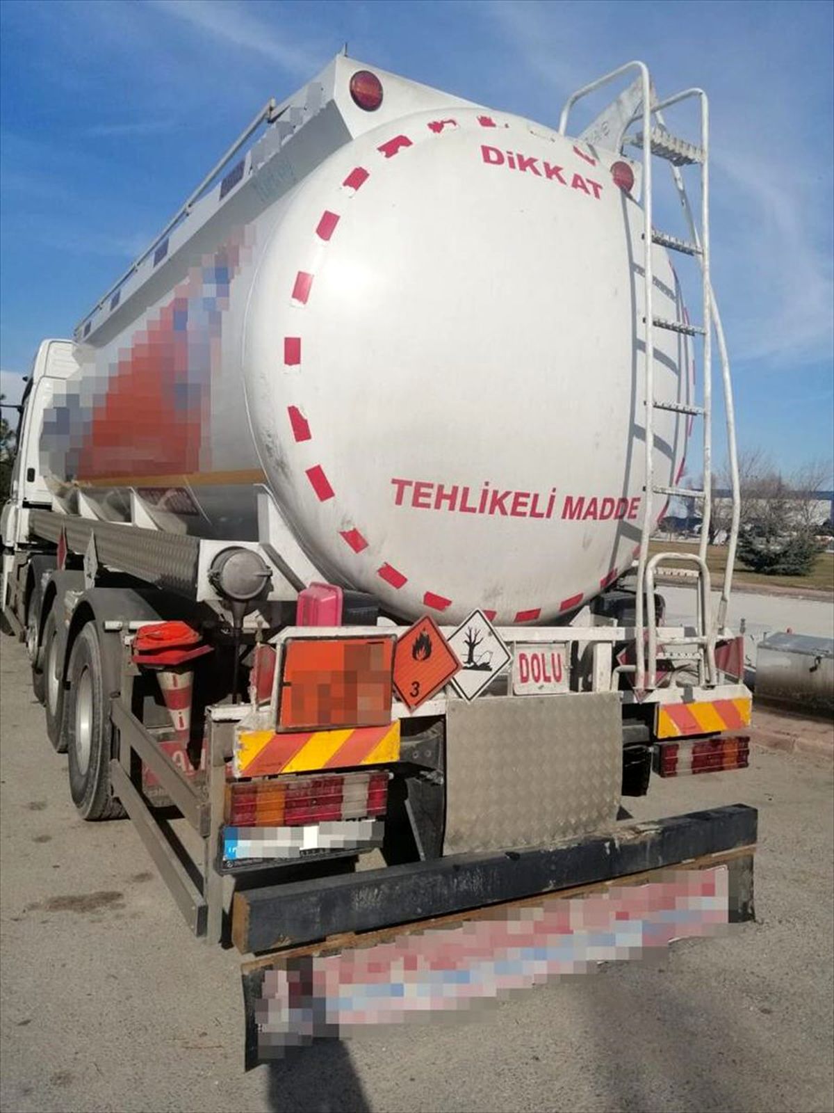 Konya ve Mersin\'de 5,2 milyon litre kaçak akaryakıt ele geçirildi