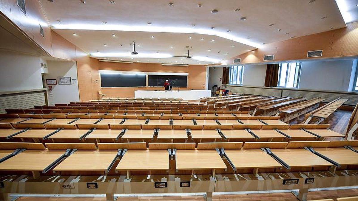 Koronavirüs nedeniyle dünyada 290 milyondan fazla öğrenci okula ara verdi