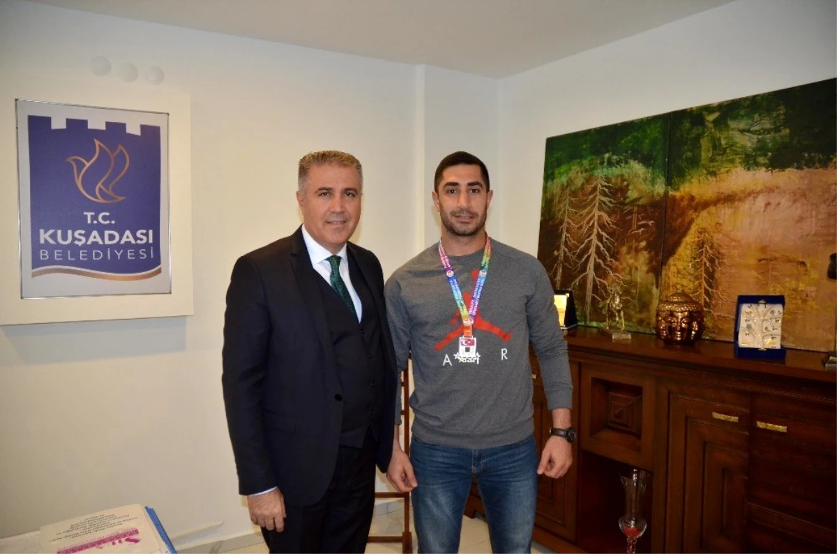 Kuşadalı Ozan Ali Akkılıç Türkiye Şampiyonu oldu