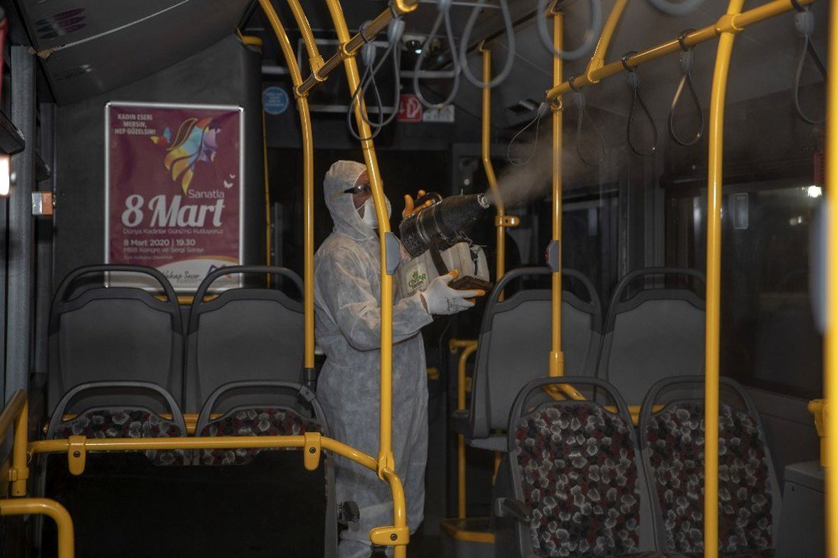 Mersin\'de otobüsler dezenfekte ediliyor