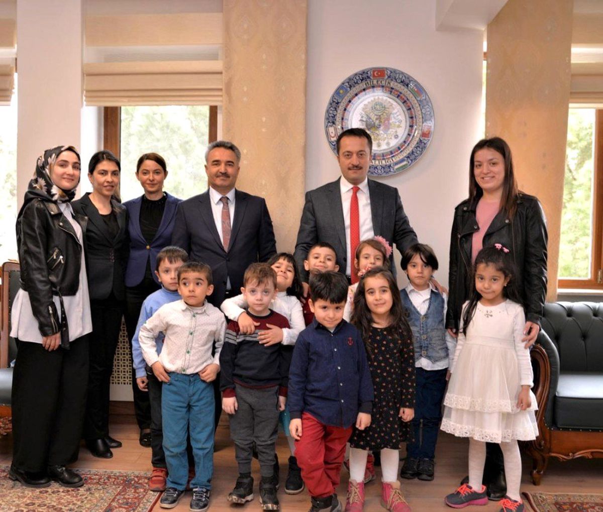 Minik öğrenciler Şeyh Edebali\'nin özlü ve güzel sözleri ezbere okudu