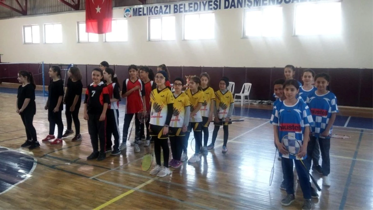 Okullar Arası Küçük Kızlar Badminton İl Birinciliği Müsabakaları Tamamlandı