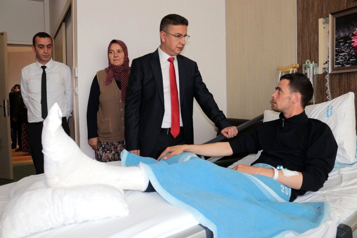 (Özel) İdlib gazisi Mustafa Aydoğan: "Buradayım ama aklım silah arkadaşlarımda"