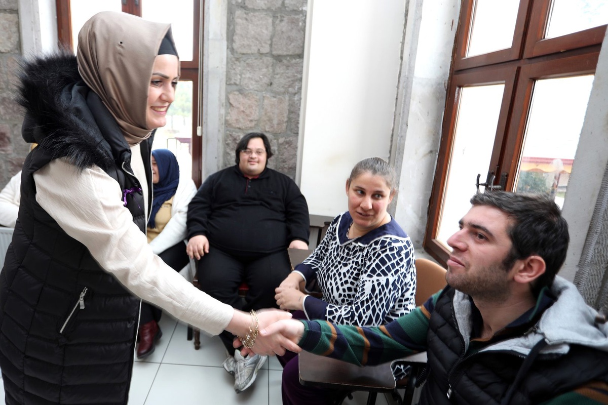 Özel İnsanlar Eğitim Merkezi\'nde \'dünya kadınlar günü\' kutlaması