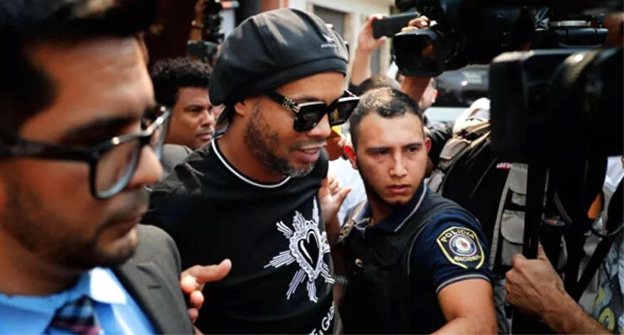 Paraguay\'da sahte pasaport gerekçesiyle gözaltına alınan Ronaldinho serbest bırakıldı