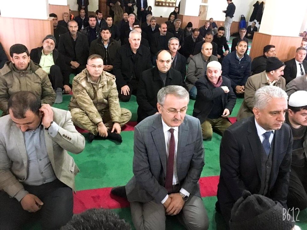 Patnos\'ta Şehitler mevlit okundu lokma tatlısı dağıtıldı