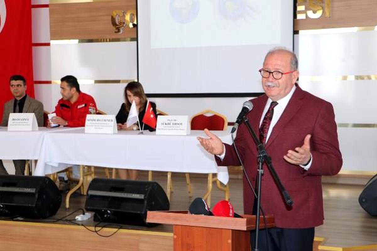 Prof. Dr. Ersoy: Marmara\'da deprem deniz altı heyelanlarını tetiklerse tsunami yaratır