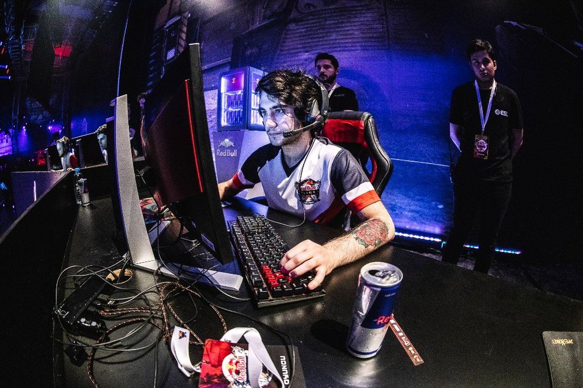 Red Bull Flick\'te elemeler devam ediyor