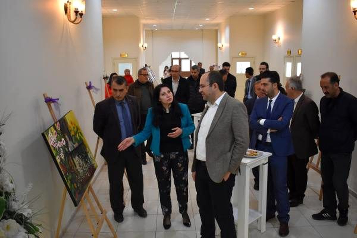 Şiddet gören kadınlar anısına resim sergisi açtı