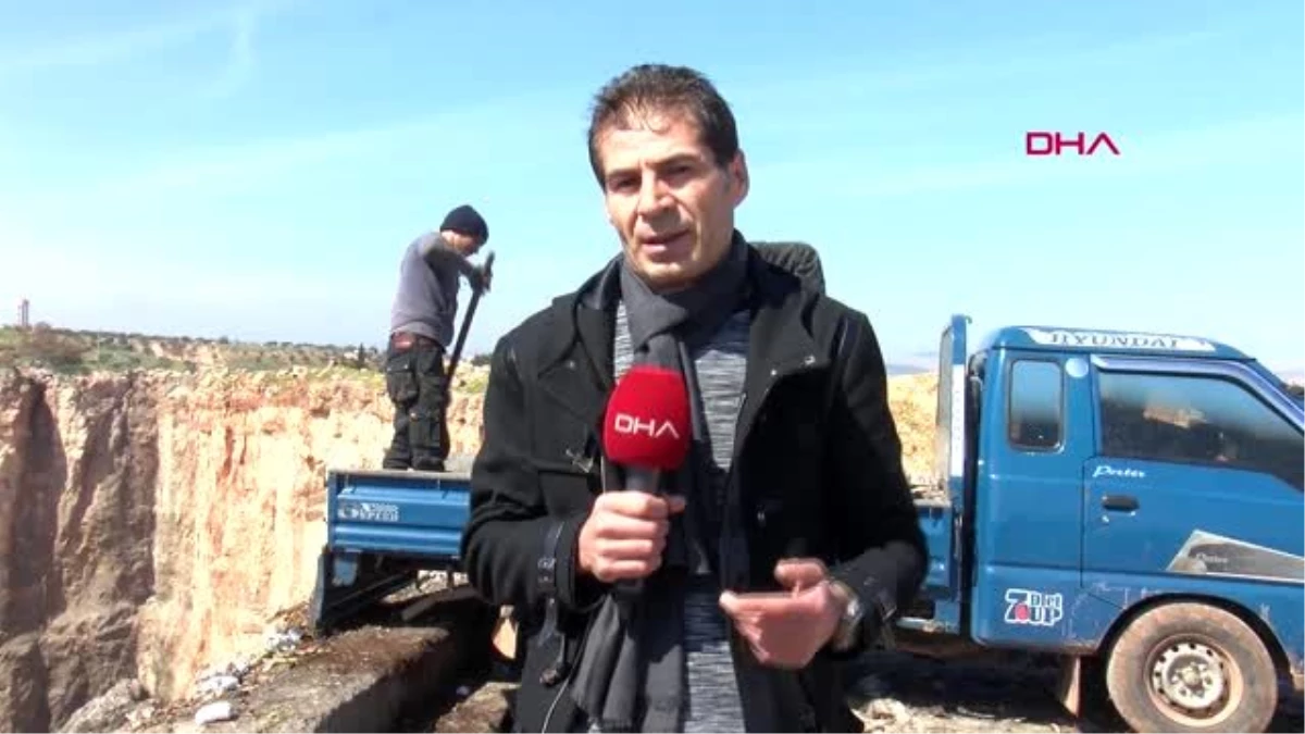 Suriye idlibli ali bekir, 6 kardeşine topladığı plastik atıklarla bakıyor