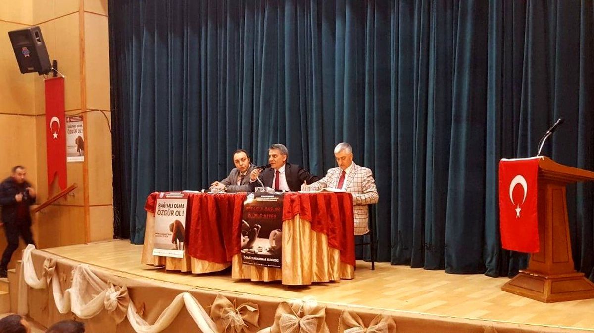 Tatvan\'da muhtarlar ve uyuşturucu ile mücadele toplantıları