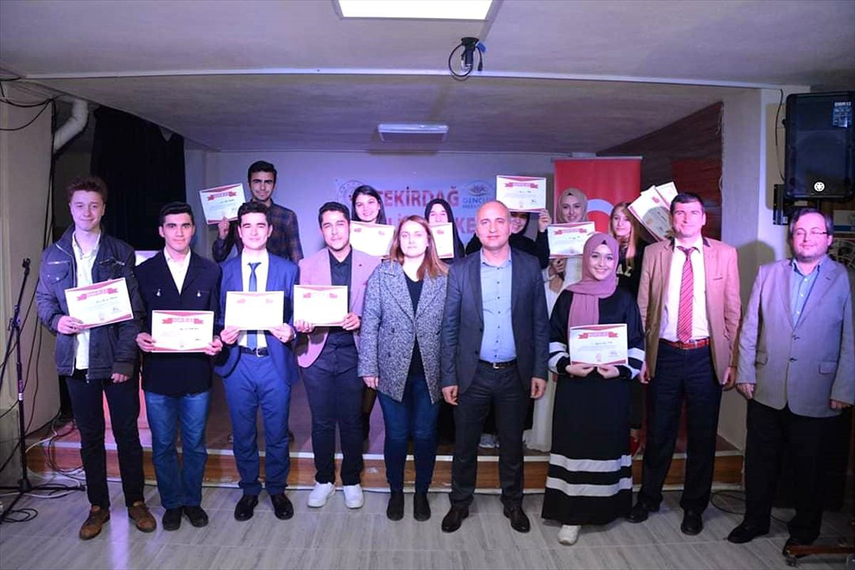 Tekirdağ\'da "Gençler Arası Bir Şiir Bir Nefes" yarışması