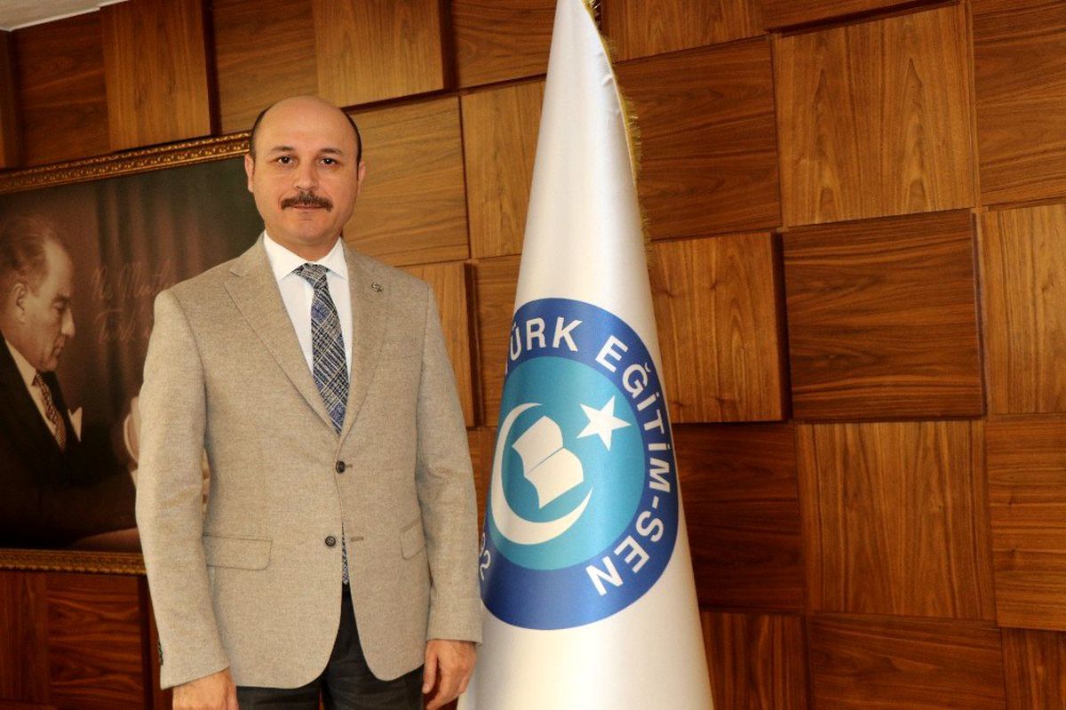 Türk Eğitim-Sen Genel Başkanı Geylan: "Şehitlerimizin eşleri ve annelerinin önünde saygıyla...