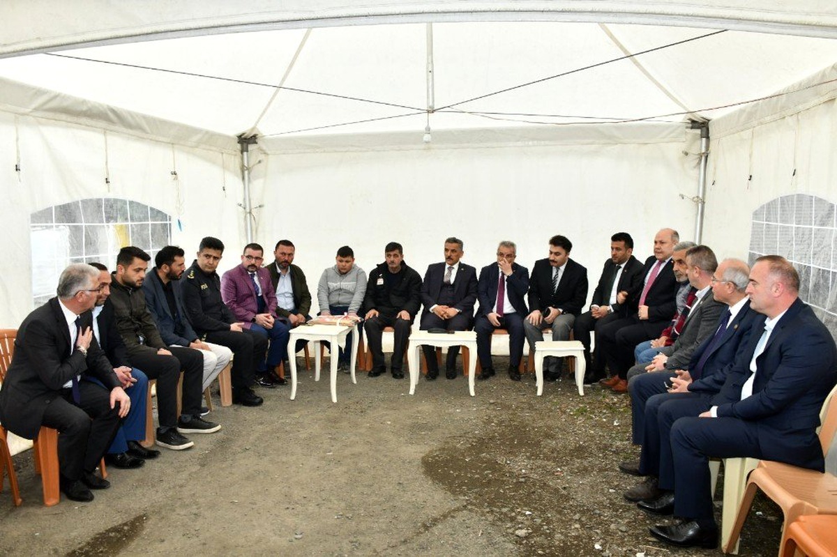 Vali Kaymak\'tan İdlib gazisi ve şehit ailesine moral
