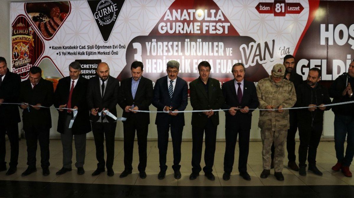 Van\'da \'3. Yöresel Ürünler ve Hediyelik Eşya Fuarı\'