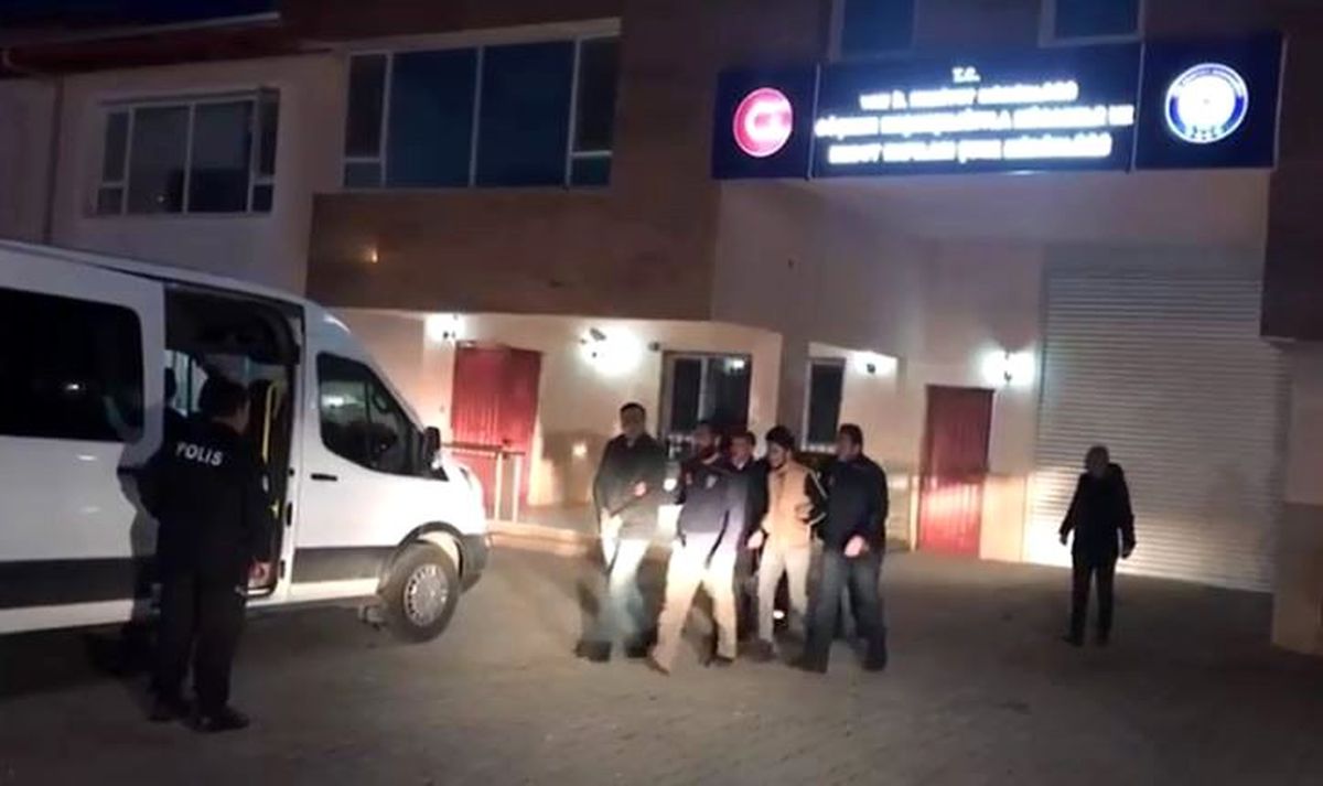 Van\'da \'göçmen kaçakçılığı ve insan ticareti\' operasyonu