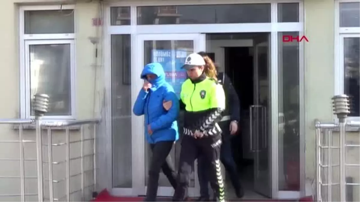 Velilerin adına kredi çeken eğitim kurumu müdürüne adliyede protesto