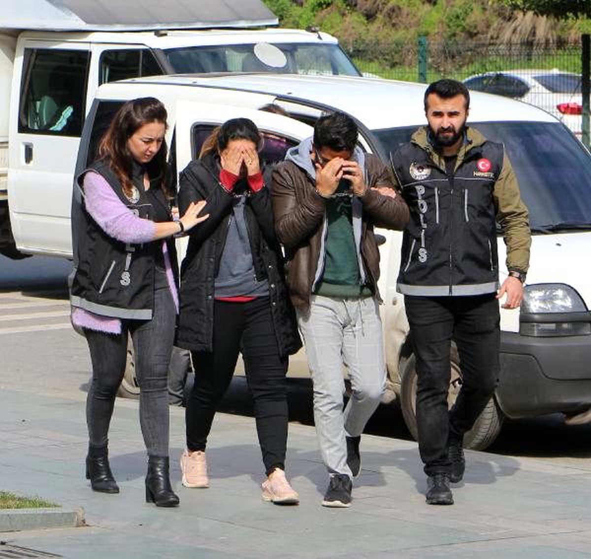 Villayı uyuşturucu serasına çeviren 2 İranlı adliyede