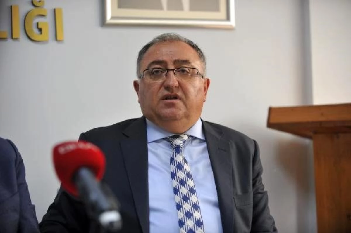 Yalova\'da geçici belediye başkanlığına Mustafa Tutuk seçildi (2)
