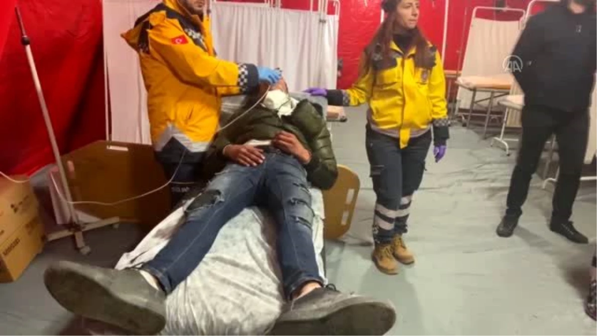 Yaralanan sığınmacılar tedavi altına alındı