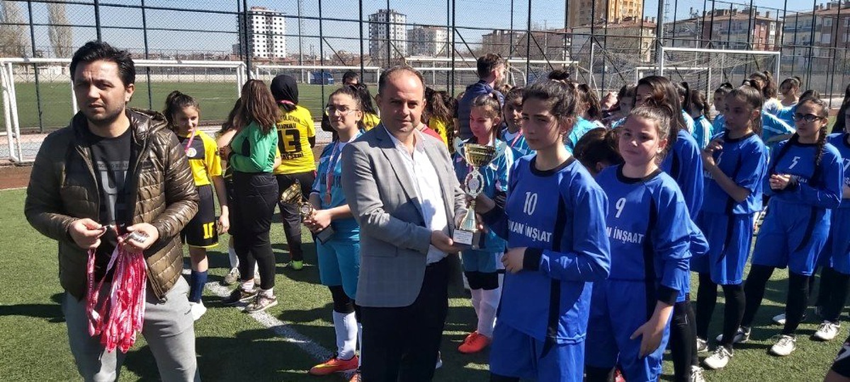 Yıldız Kızlar Futbol İl Birinciliği Müsabakaları Tamamlandı
