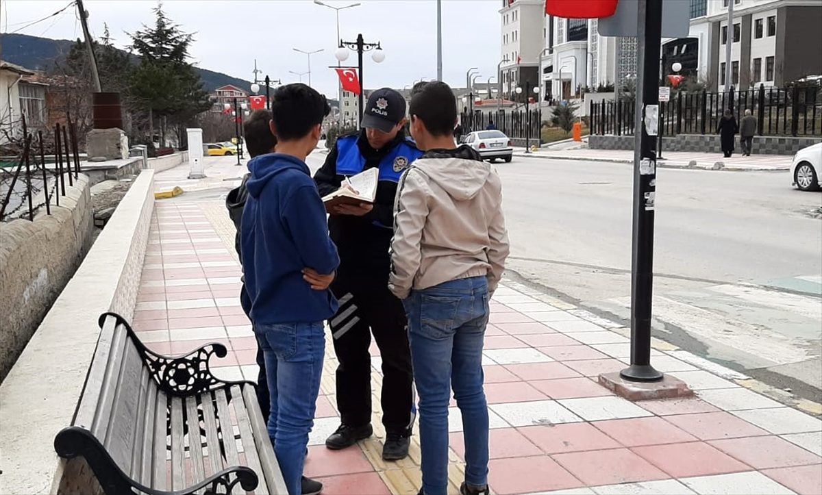 Yozgat emniyetinden devamsızlığı alışkanlık haline getiren öğrencilere yönelik çalışma