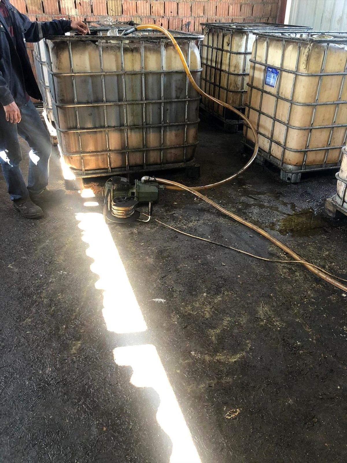 Adana\'da 2 bin litre kaçak akaryakıt ele geçirdi