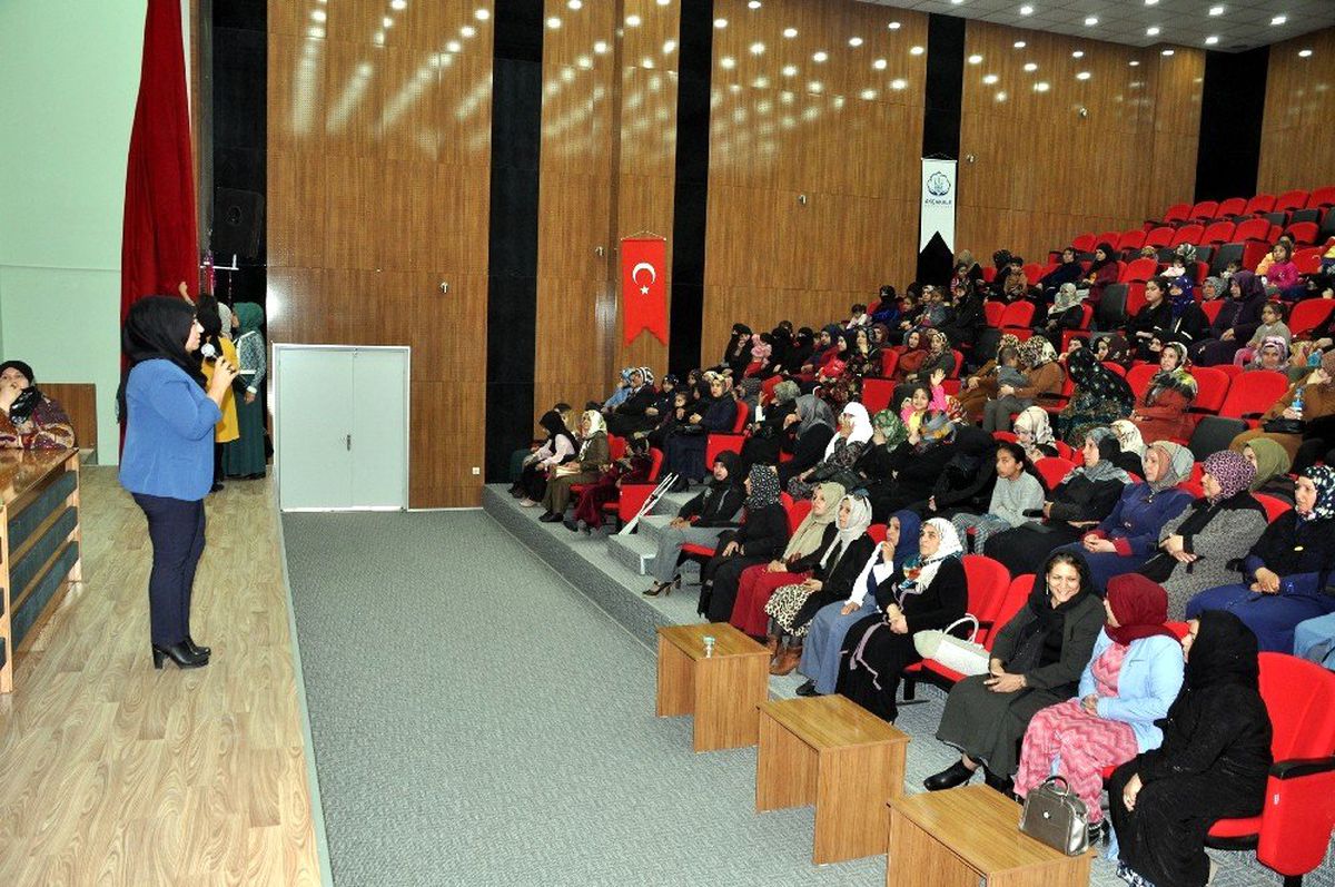 Akçakaleli anneler 8 Mart Kadınlar Günü\'nde İdlib şehitleri için mevlit okuttu
