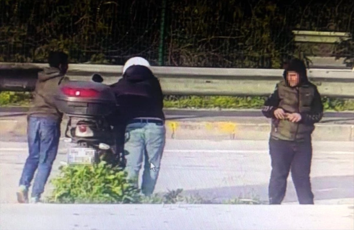 Ataşehir\'de motosiklet hırsızlığı yapan 2 şüpheli yakalandı