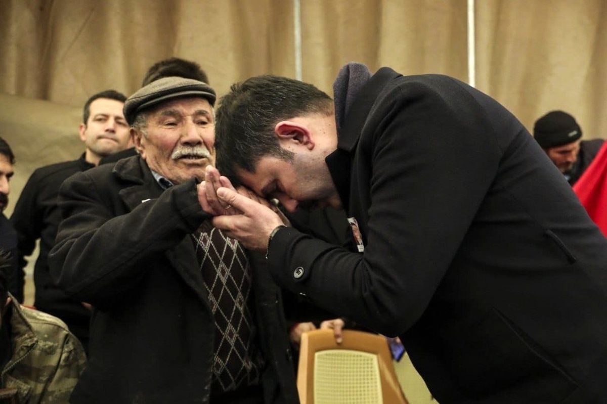 Bakan Kurum\'u duygulandıran şehit babası