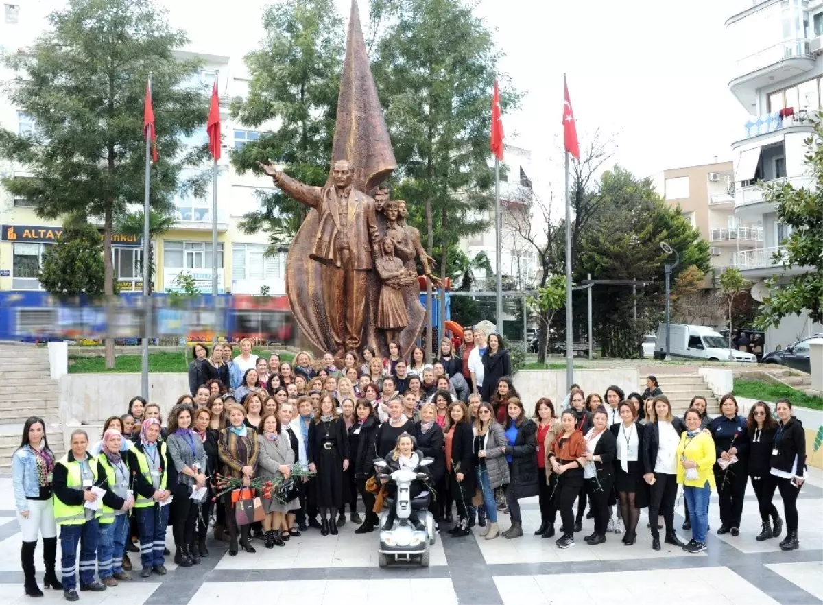 Başkan Çalkaya, "Kadınlar gülecek, dünya değişecek"