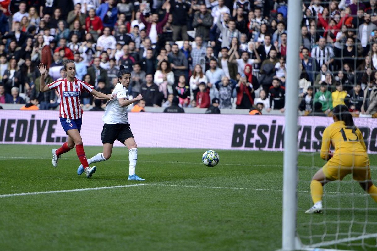 Beşiktaş - Atletico Madrid maçında seyirci rekoru kırıldı