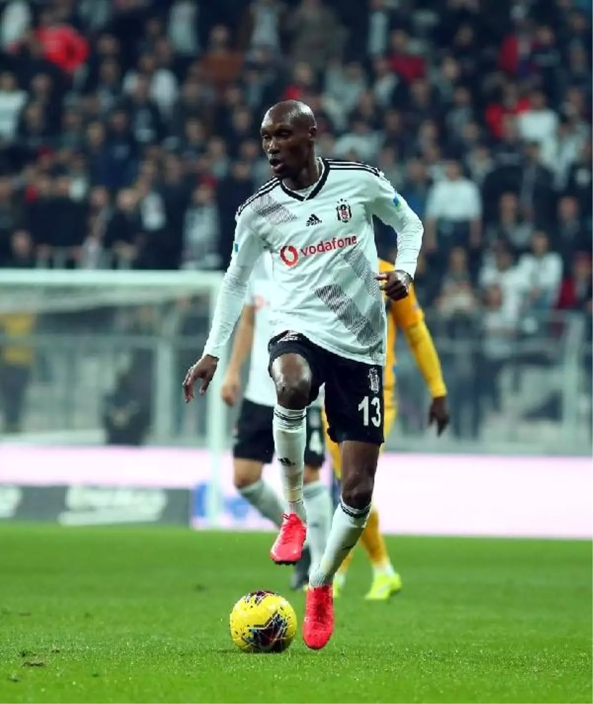 Beşiktaş\'ın ihtiyar delikanlısı Atiba Hutchinson