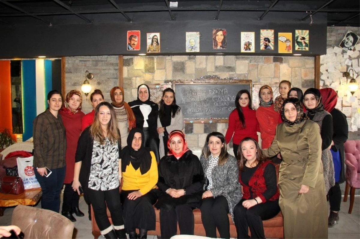 Bitlis Belediyesindeki kadınlar kahvaltıda bir araya geldi
