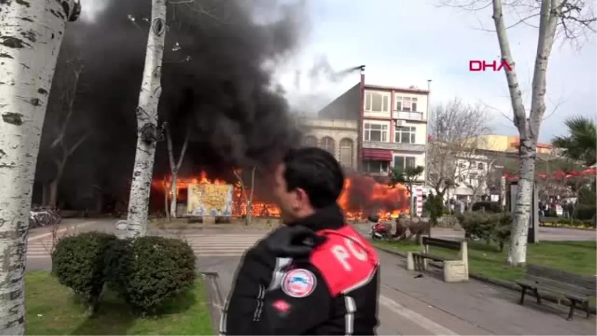 Çanakkale kafede çıkan yangın yandaki binalara sıçradı