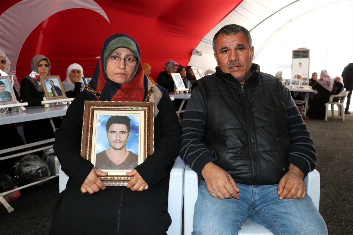 Diyarbakır annelerinin oturma eylemine bir aile daha katıldı