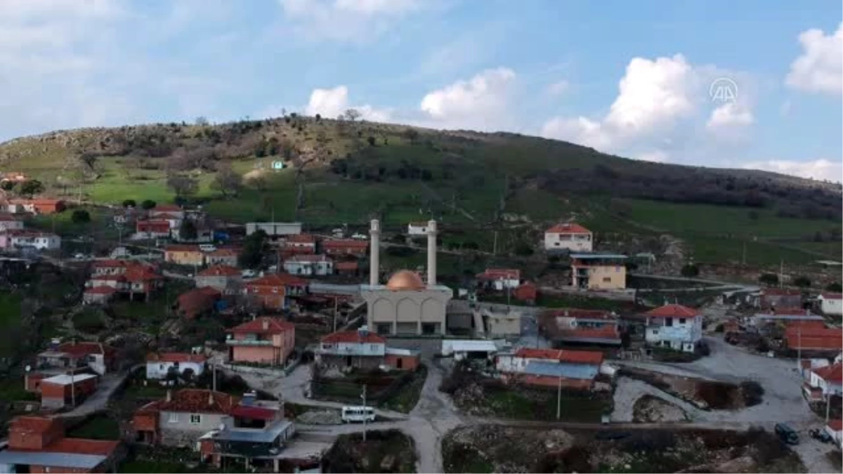 Gelin geldiği köye muhtar olan kadın, icraatlarıyla fark yarattı