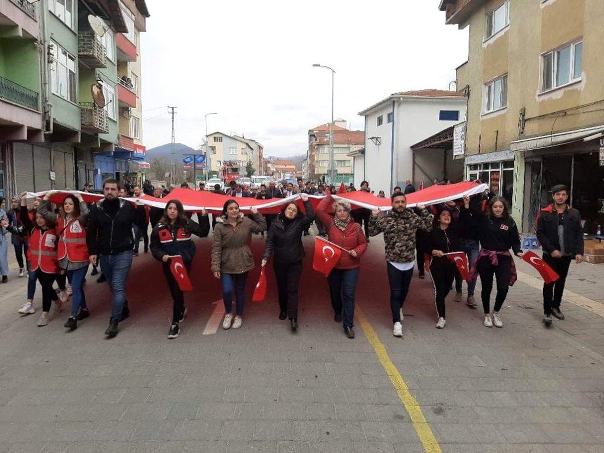 Gökçebey MYO öğrencileri şehitler için yürüdü