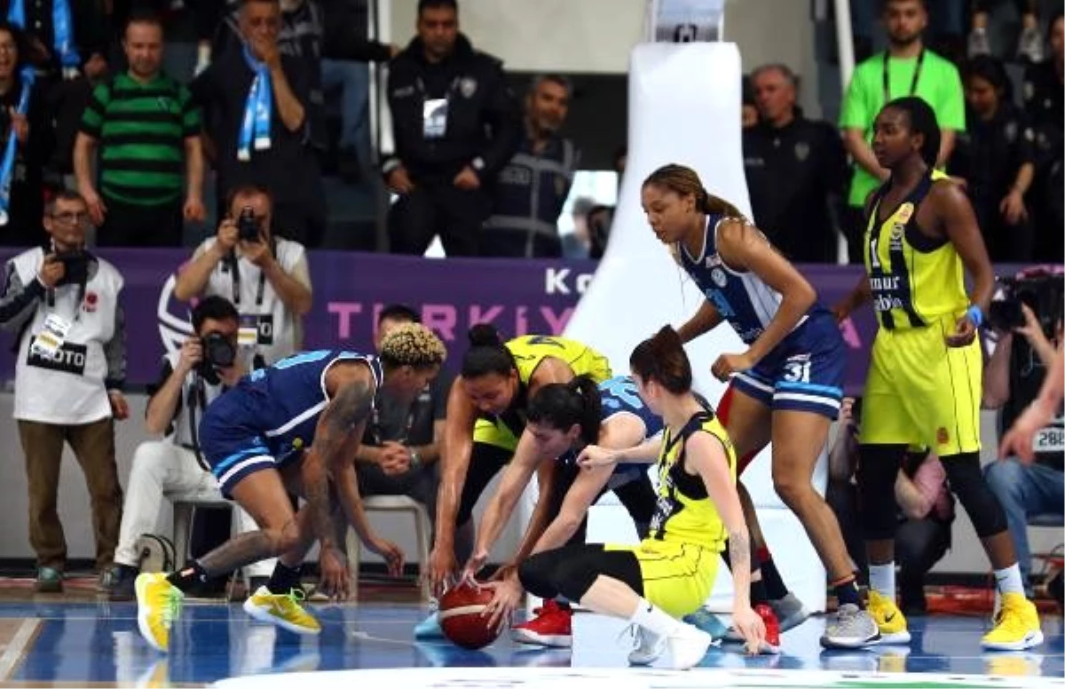 Kadınlar Türkiye Kupası\'nda şampiyon Fenerbahçe Öznur Kablo