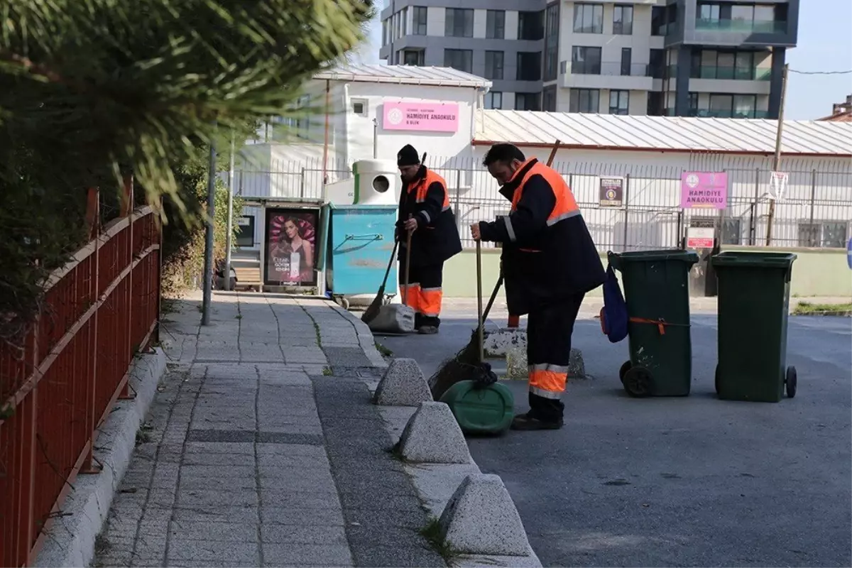 Kağıthane\'nin temizliği için gece gündüz çalışılıyor