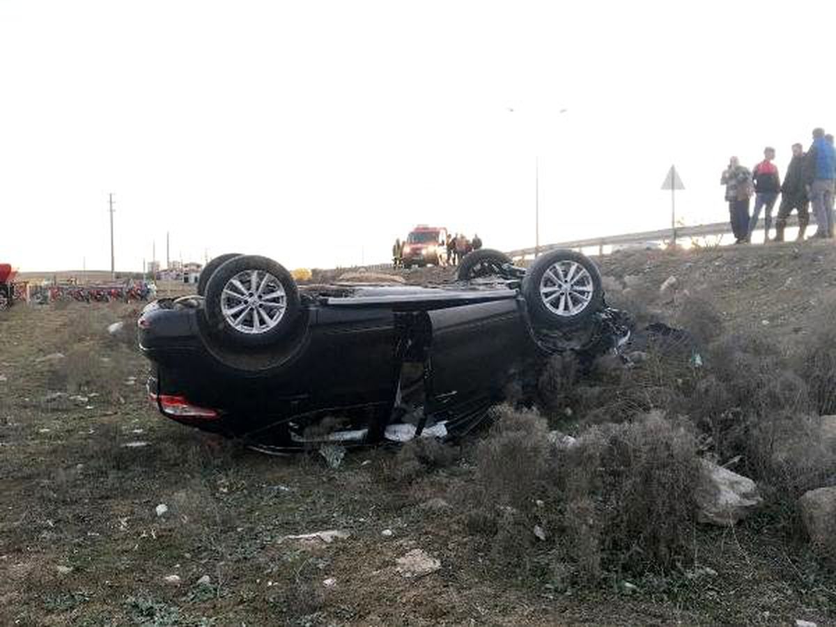 Konya\'da, takla atan otomobildeki 2 kişi yaralandı