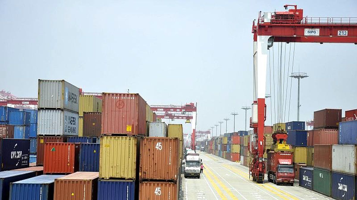 Koronavirüs, Çin\'in ihracatını vurdu; ABD ile dış ticaretteki fazlalık yarı yarıya geriledi