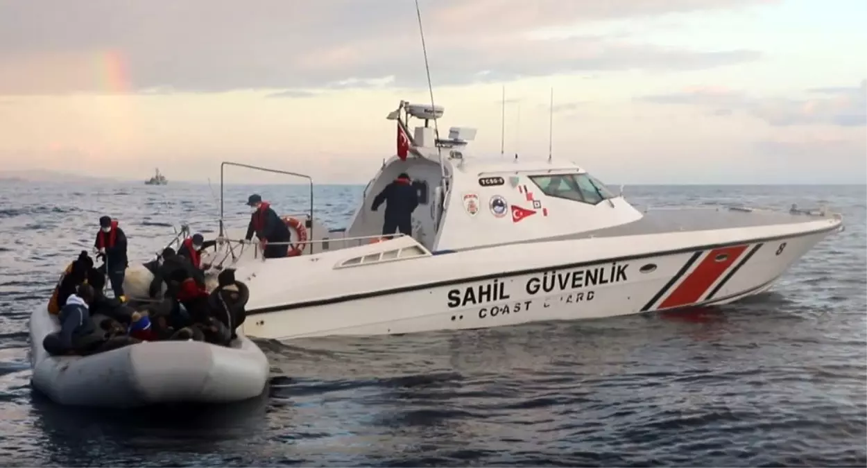 Ölüme terk edilen göçmenler sahil güvenlik tarafından kurtarıldı