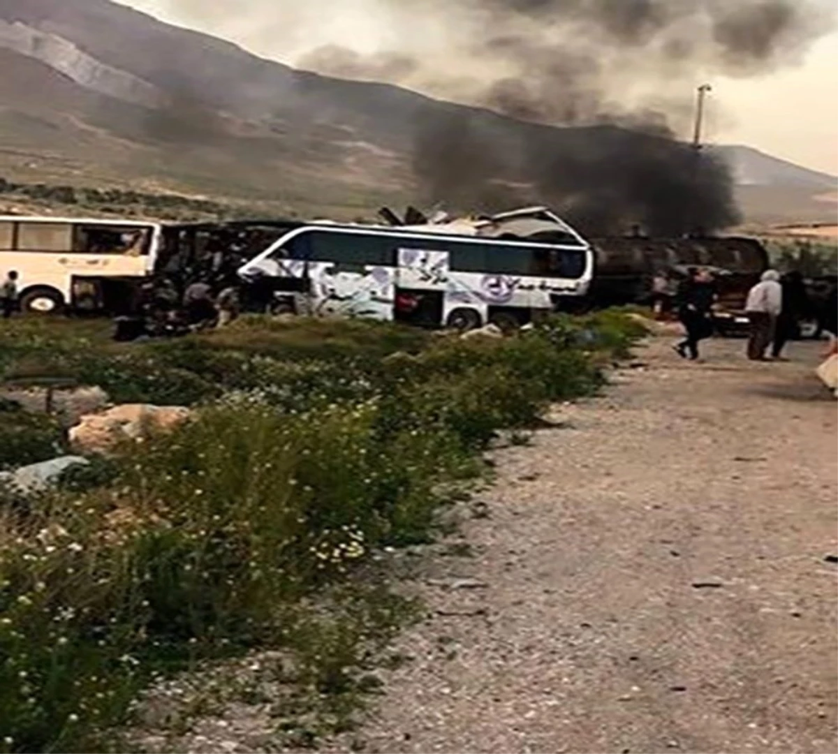 Şam\'da yakıt tankeri ile iki yolcu otobüsü çarpıştı: 30 ölü
